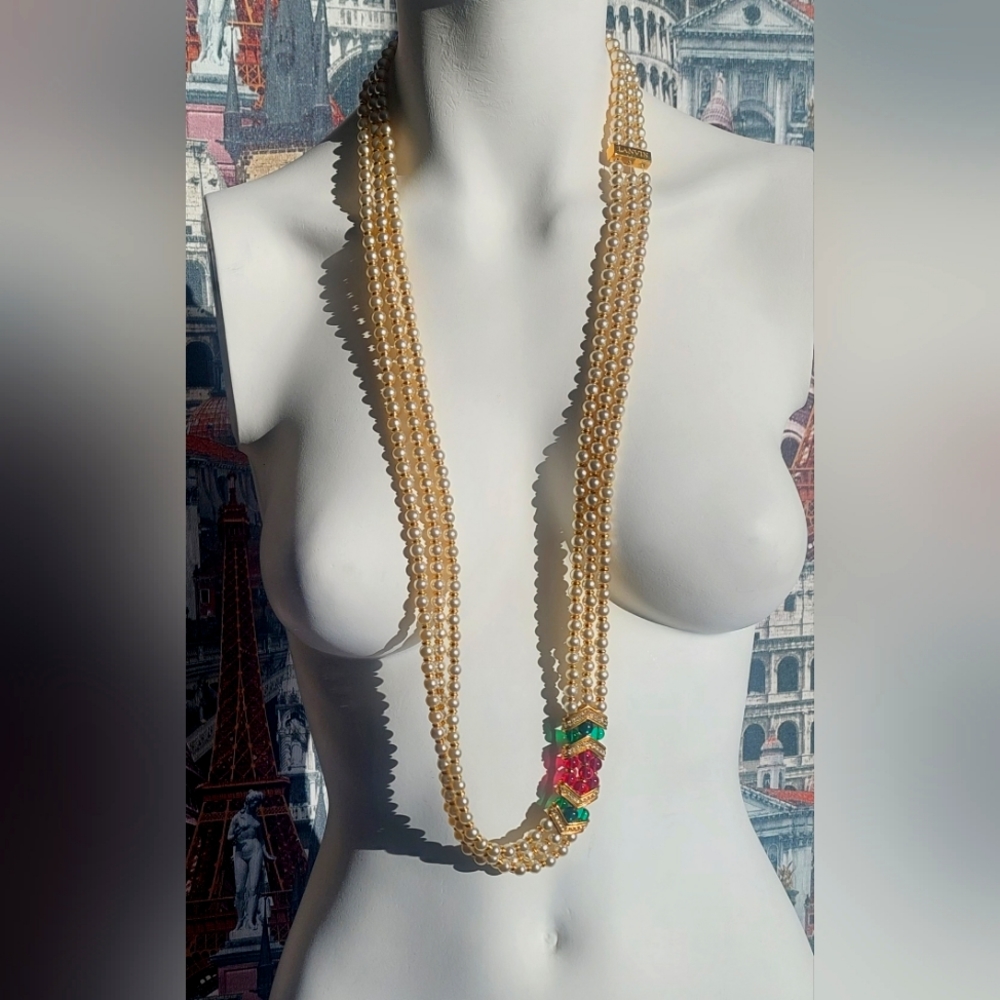 Authetic-Vintage Lanvin necklase.